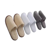 Sản Xuất Dép Thiết Kế Nhiều Chất Liệu